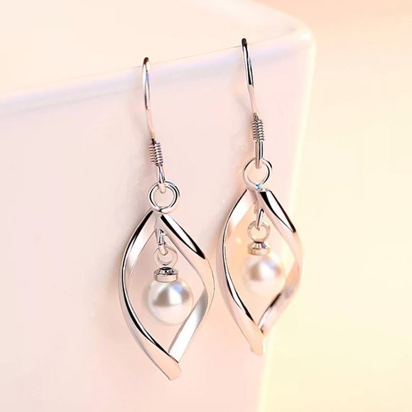 🌟 Sterling Silver 925 Pearl Drop Earrings - Picture 3 of 5
